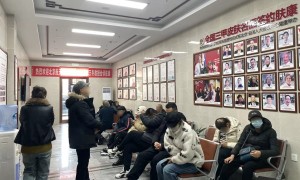 哈尔滨肤康皮肤医院：京黑皮肤医生联合会诊场面热烈，引爆就诊热潮！